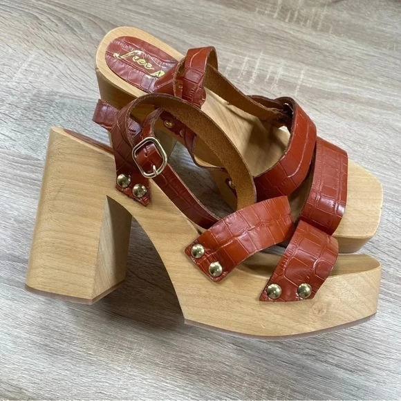 New Free People Mallory Clogs Wood Heel Sandal Shoes in Luggage Brown 11 - Picture 11 of 15